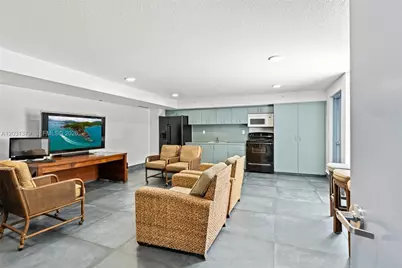 7600 Collins Ave #1210, Miami Beach, FL 33141 - Photo 33