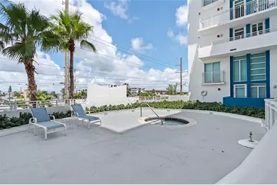 7600 Collins Ave #1210, Miami Beach, FL 33141 - Photo 37