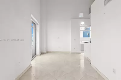 7600 Collins Ave #1210, Miami Beach, FL 33141 - Photo 19