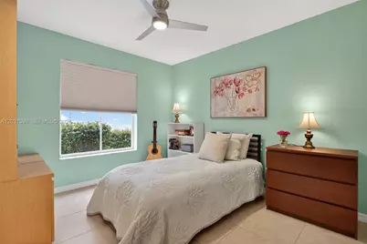 370 Carrington Dr, Weston, FL 33326 - Photo 19