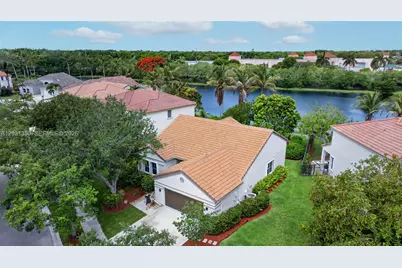 370 Carrington Dr, Weston, FL 33326 - Photo 31