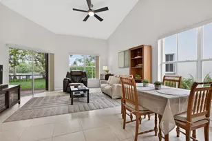 370 Carrington Dr, Weston, FL 33326 - Photo 25