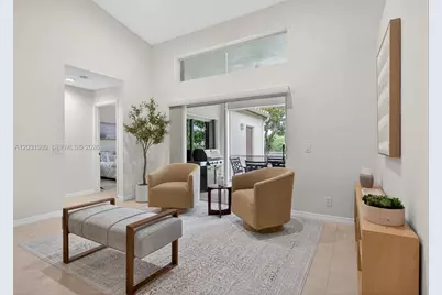 370 Carrington Dr, Weston, FL 33326 - Photo 5