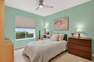 370 Carrington Dr, Weston, FL 33326 - Photo 21