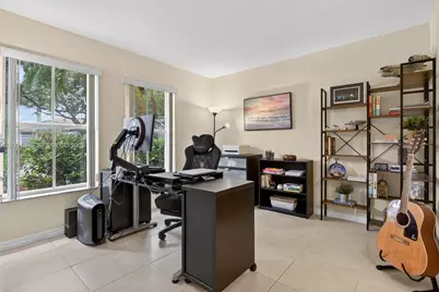 370 Carrington Dr, Weston, FL 33326 - Photo 21