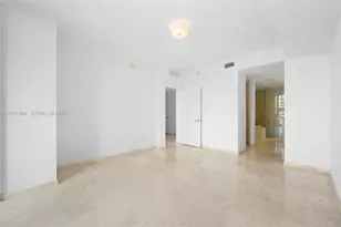 68 SE 6th St, Miami, FL 33131 - Photo 15