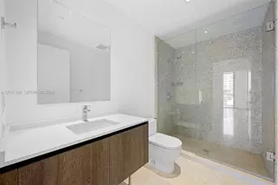 68 SE 6th St, Miami, FL 33131 - Photo 11