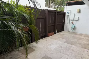 19220 NE 25th Ave, Miami, FL 33180 - Photo 5