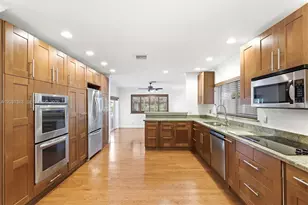 10227 SW 49th Ct, Cooper City, FL 33328 - Photo 5