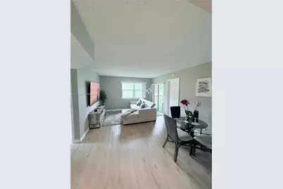 1566 SE Royal Green Cir #203, Port Saint Lucie, FL 34952 - Photo 5