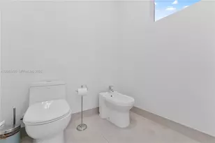 6750 NW 103rd Ave, Doral, FL 33178 - Photo 15