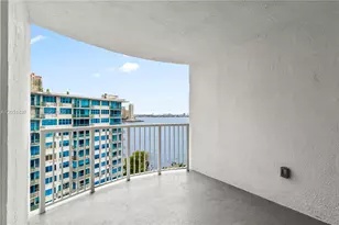 1420 Brickell Bay Dr, Miami, FL 33131 - Photo 23