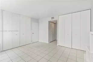 1420 Brickell Bay Dr, Miami, FL 33131 - Photo 15