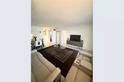 2581 N Garden Dr N #203, Lake Worth, FL 33461 - Photo 1