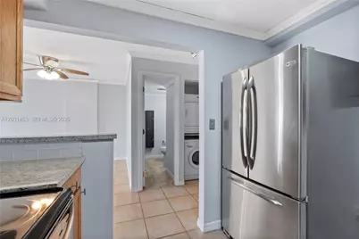 1605 Bay Rd #503, Miami Beach, FL 33139 - Photo 9
