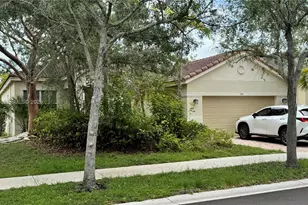 748 Tulip Cir, Weston, FL 33327 - Photo 3