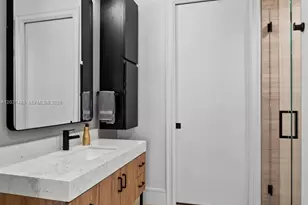 16132 Emerald Estates Dr, Weston, FL 33331 - Photo 27