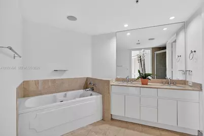 848 Brickell Key Dr #3402, Miami, FL 33131 - Photo 47