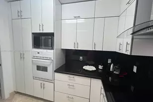 100 Lincoln Rd, Miami Beach, FL 33139 - Photo 13