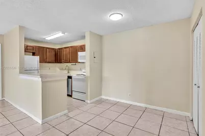 10765 Cleary Blvd #104, Plantation, FL 33324 - Photo 15