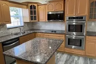 240 N 70th Way, Hollywood, FL 33024 - Photo 3