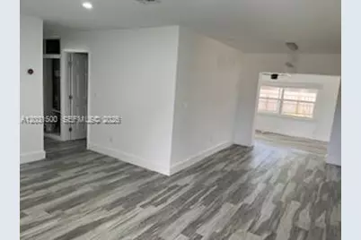 240 N 70th Way, Hollywood, FL 33024 - Photo 11