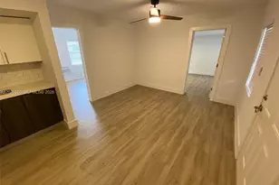 11310 Peachtree Dr, Miami, FL 33161 - Photo 19