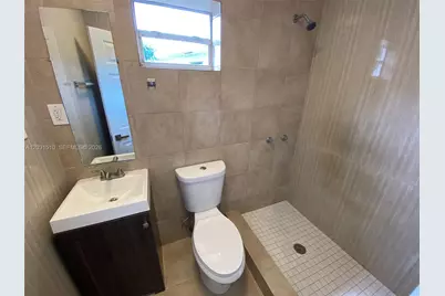 11310 Peachtree Dr, Miami, FL 33161 - Photo 23