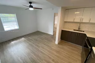 11310 Peachtree Dr, Miami, FL 33161 - Photo 3
