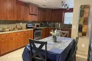 3220 NW 16th St, Miami, FL 33125 - Photo 5