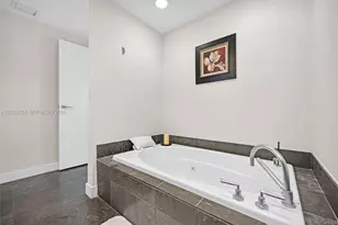 3801 Collins Ave, Miami Beach, FL 33140 - Photo 35