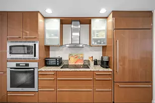 3801 Collins Ave, Miami Beach, FL 33140 - Photo 17
