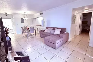 9711 Fontainebleau Blvd, Miami, FL 33172 - Photo 5