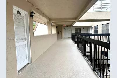601 Ives Dairy Rd #401-8, Miami, FL 33179 - Photo 3