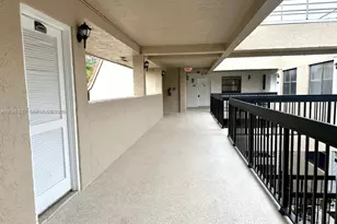 601 Ives Dairy Rd, Miami, FL 33179 - Photo 3
