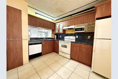601 Ives Dairy Rd #401-8, Miami, FL 33179 - Photo 9