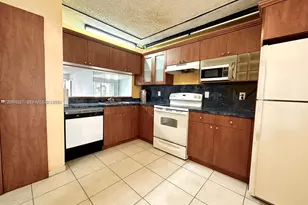 601 Ives Dairy Rd, Miami, FL 33179 - Photo 9