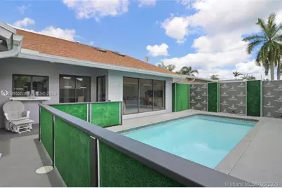 270 SE 7th St, Dania Beach, FL 33004 - Photo 17