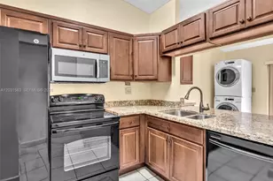 10828 SW 72nd St, Miami, FL 33173 - Photo 23