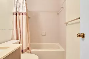 10828 SW 72nd St, Miami, FL 33173 - Photo 11