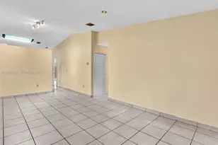 10828 SW 72nd St, Miami, FL 33173 - Photo 7