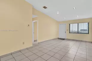 10828 SW 72nd St, Miami, FL 33173 - Photo 9
