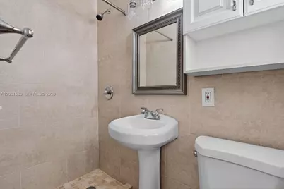 1701 NE 55th St #1-2, Fort Lauderdale, FL 33334 - Photo 11
