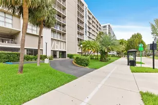 17600 N Bay Rd, Sunny Isles Beach, FL 33160 - Photo 1