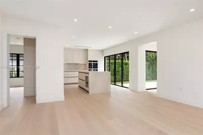 118 Sarto Ave, Coral Gables, FL 33134 - Photo 9