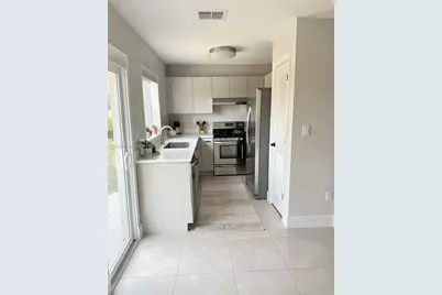 9136 NW 192nd Ter, Hialeah, FL 33018 - Photo 3