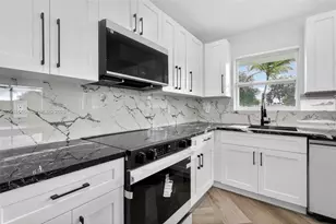 1695 NE 160th St, North Miami Beach, FL 33162 - Photo 5