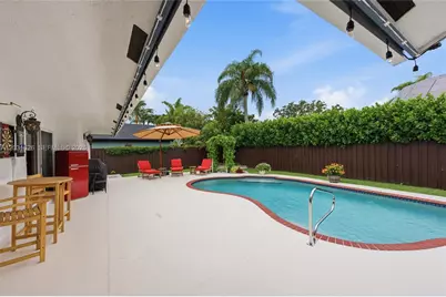 943 SW 149th Way, Sunrise, FL 33326 - Photo 31