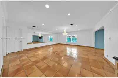 8820 N Lake Dasha Dr, Plantation, FL 33324 - Photo 13