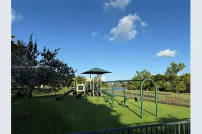 671 NE 195th St #205E, Miami, FL 33179 - Photo 37